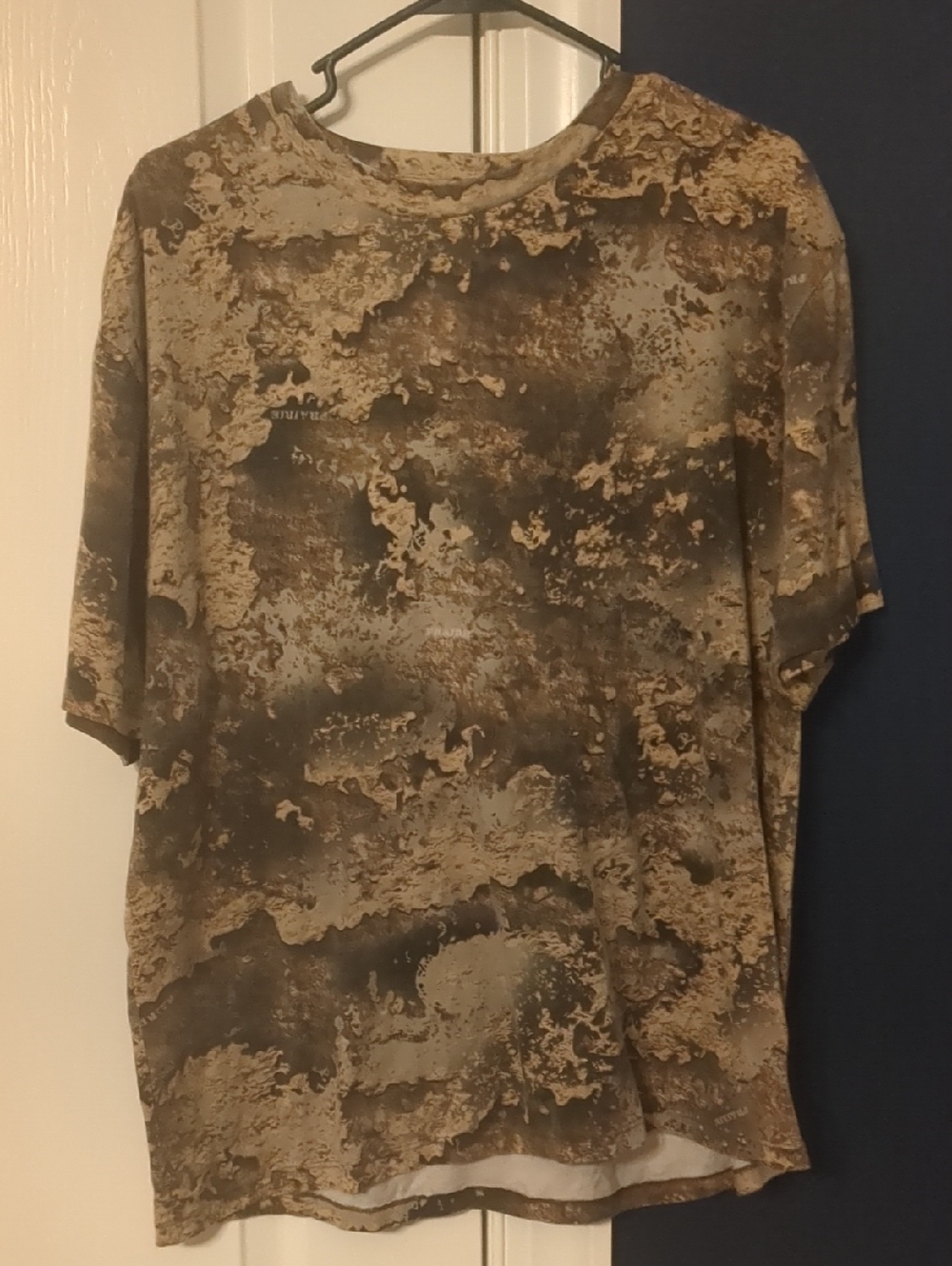 Men's Short Sleeve Crewneck Shirt - Brown Camouflage Print